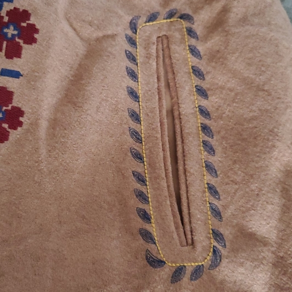 Shawl - Picture 3 of 4